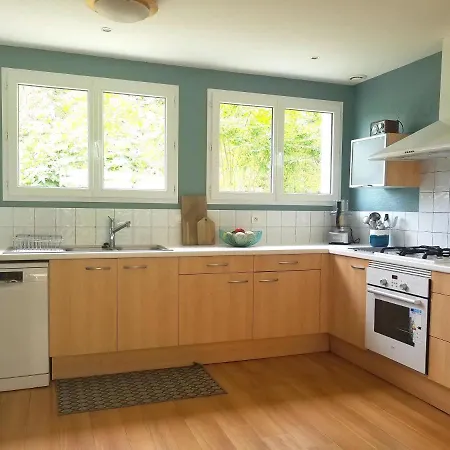 Clos Mirabel Manor - *