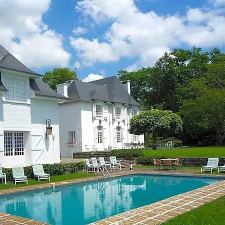 Clos Mirabel Manor -