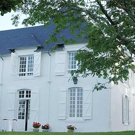Clos Mirabel Manor - *