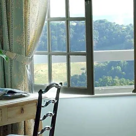 Clos Mirabel Manor -