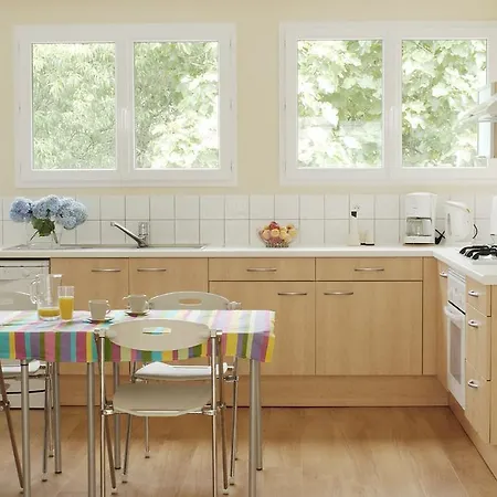 Clos Mirabel Manor -