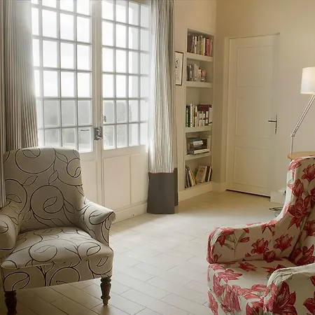 Clos Mirabel Manor -