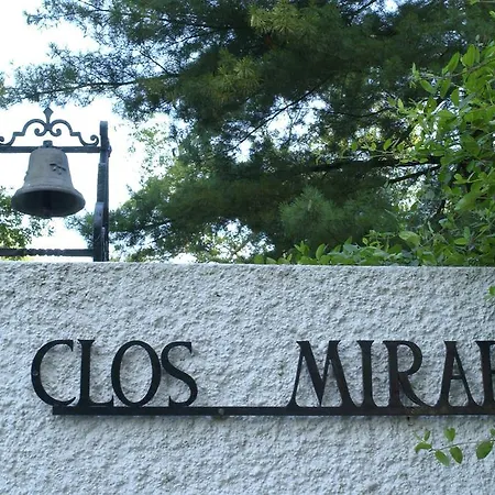 Clos Mirabel Manor -