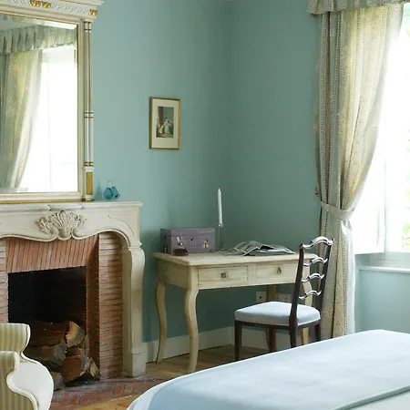 Clos Mirabel Manor - *