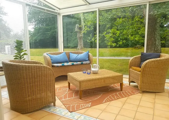 Clos Mirabel Manor -