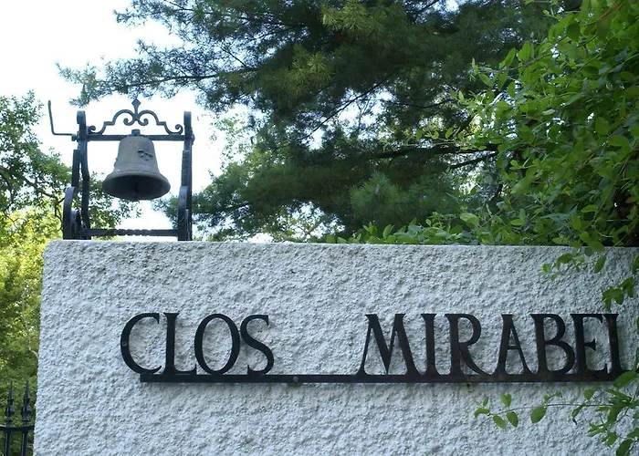 Clos Mirabel Manor -