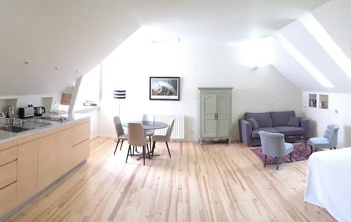 Clos Mirabel Manor - Semesterbostad