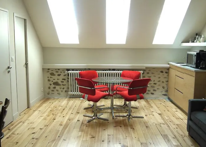 Clos Mirabel Manor -